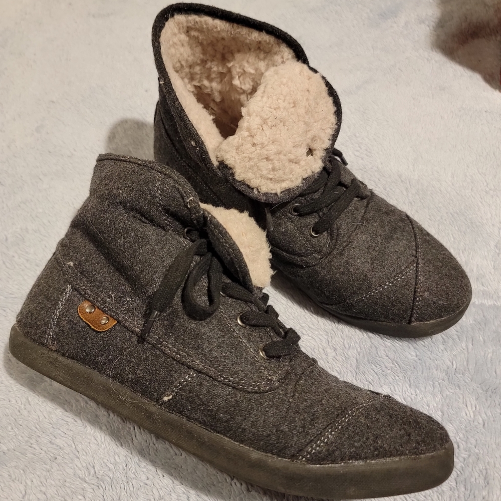 Call it spring fashion booties size 9